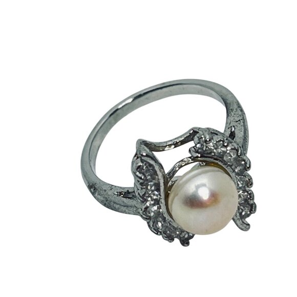 Silver Tone Statement Ring With Faux Pearl And Rhinestones Size 7 (R443) - Picture 5 of 6